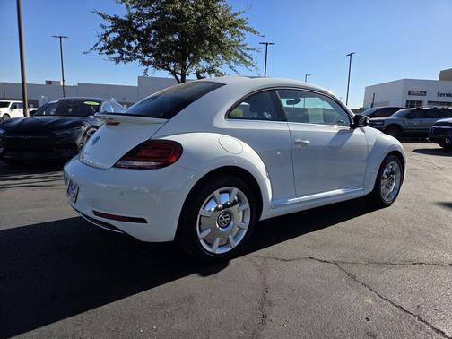 2019 Volkswagen Beetle 2.0T SE