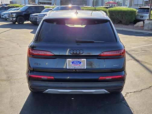 2022 Audi Q7 55 Premium Plus