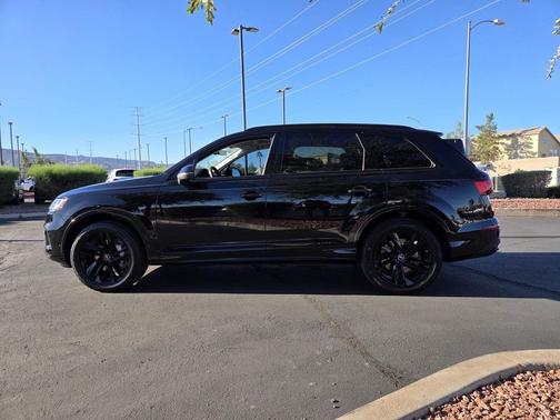 2022 Audi Q7 55 Premium Plus