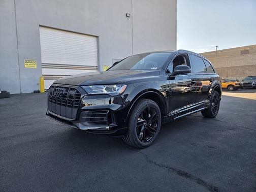 2022 Audi Q7 55 Premium Plus