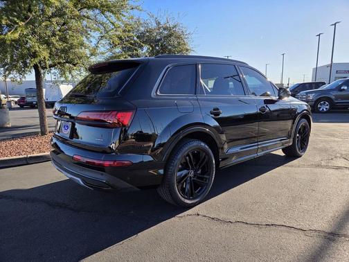 2022 Audi Q7 55 Premium Plus