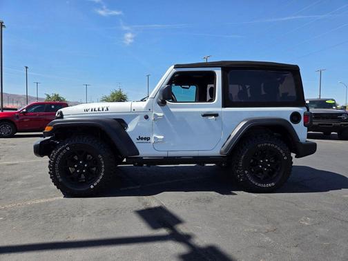 Bright White Clearcoat 2023 Jeep Wrangler Willys