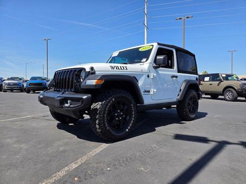Bright White Clearcoat 2023 Jeep Wrangler Willys