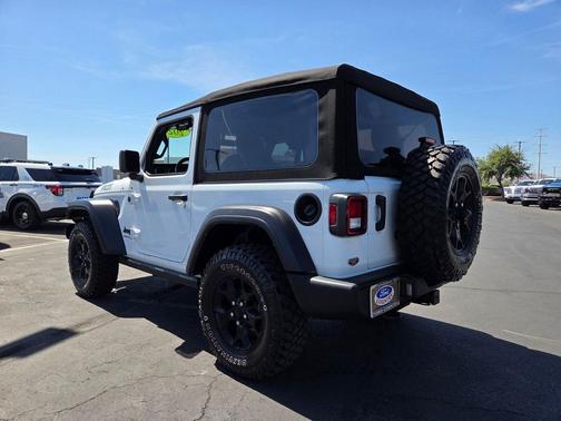 Bright White Clearcoat 2023 Jeep Wrangler Willys