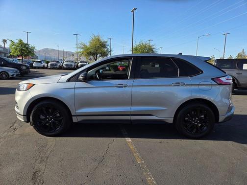 Iconic Silver Metallic 2024 Ford Edge SE
