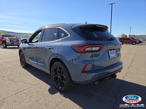 2026 Ford Escape ST-Line Elite