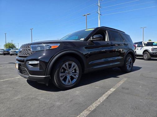 Agate Black Metallic 2023 Ford Explorer XLT