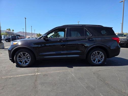 Agate Black Metallic 2023 Ford Explorer XLT