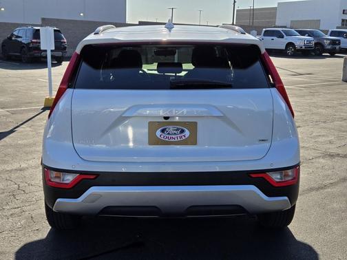 2024 Kia Niro EX
