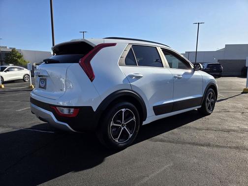 2024 Kia Niro EX
