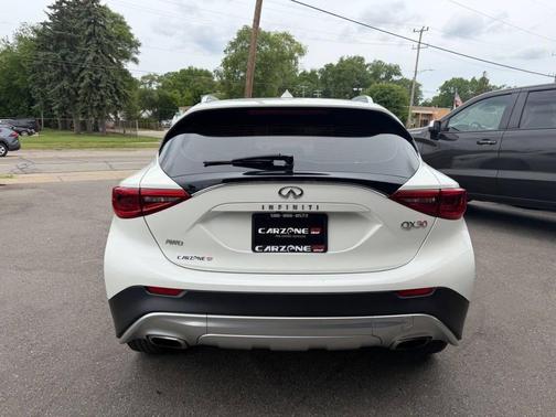Majestic White 2018 INFINITI QX30 Premium AWD 4dr Crossover