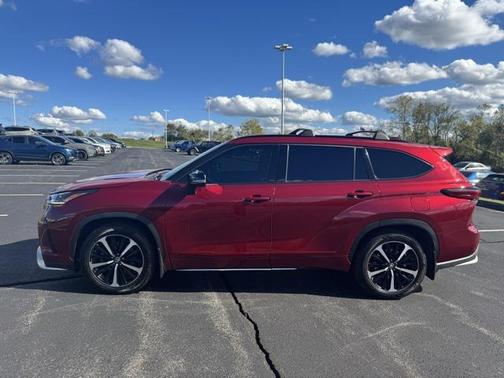 2022 Toyota Highlander XSE