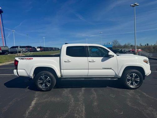 Super White 2016 Toyota Tacoma TRD Sport