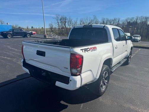 Super White 2016 Toyota Tacoma TRD Sport