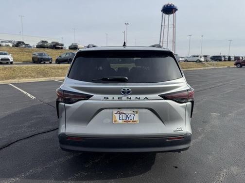 2024 Toyota Sienna XLE