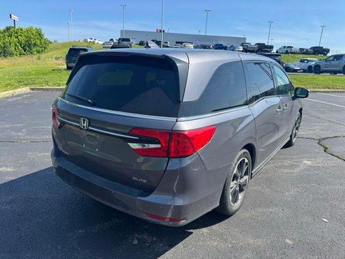Modern Steel Metallic 2024 Honda Odyssey Elite