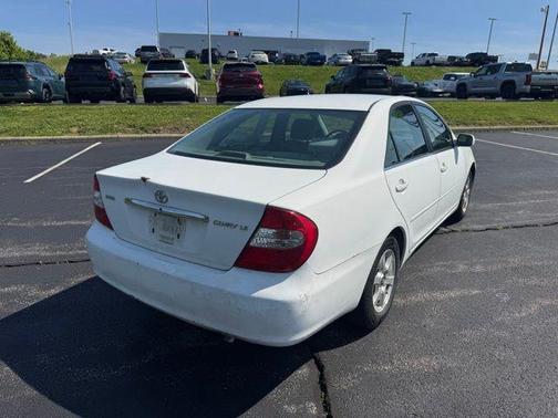 Super White 2002 Toyota Camry LE