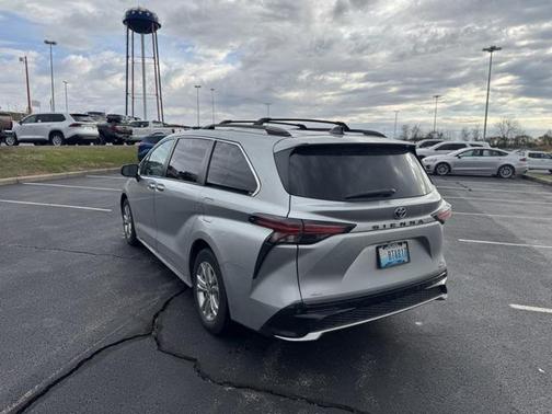 2021 Toyota Sienna XSE 7 Passenger