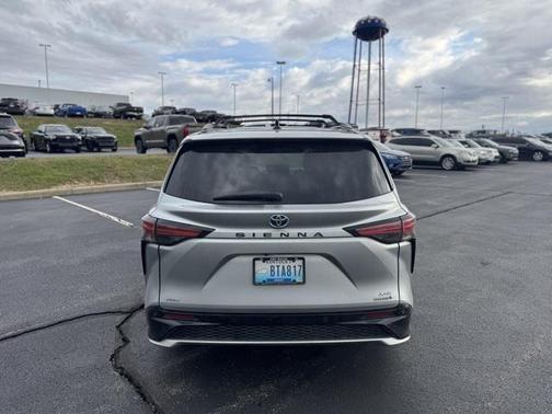 2021 Toyota Sienna XSE 7 Passenger