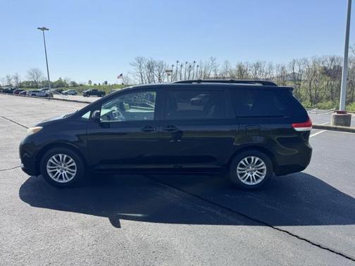2014 Toyota Sienna XLE