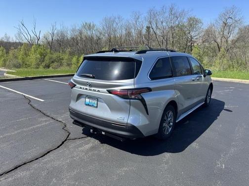 2021 Toyota Sienna XLE