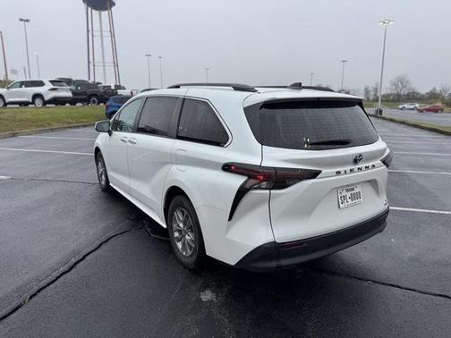 2023 Toyota Sienna XLE