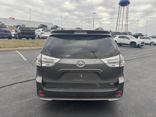 2012 Toyota Sienna SE