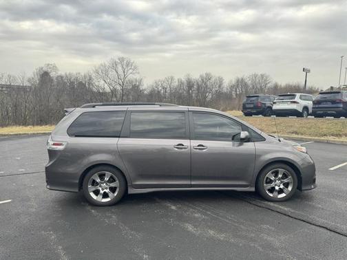 2012 Toyota Sienna SE