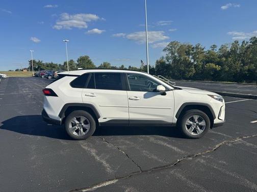 2023 Toyota RAV4 Hybrid LE