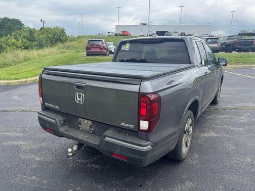 Modern Steel Metallic 2017 Honda Ridgeline RTL