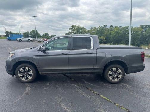 Modern Steel Metallic 2017 Honda Ridgeline RTL