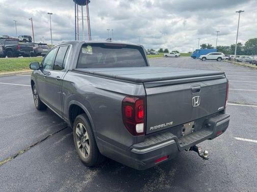 Modern Steel Metallic 2017 Honda Ridgeline RTL