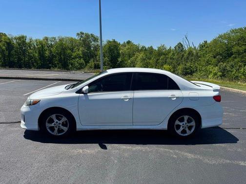 Super White 2011 Toyota Corolla S