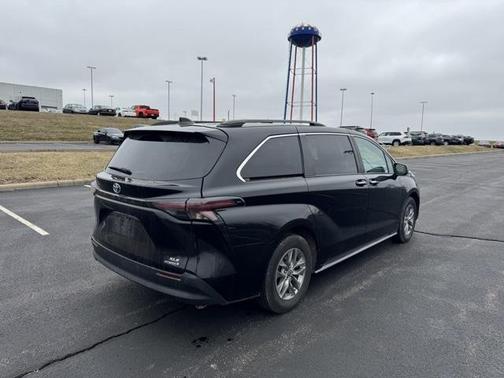 2023 Toyota Sienna XLE