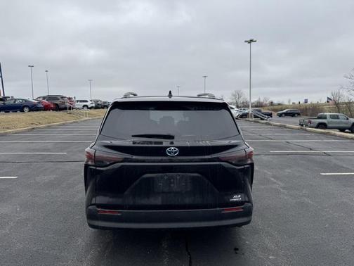 2023 Toyota Sienna XLE