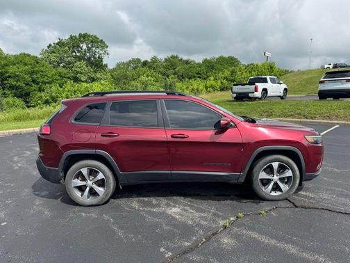 Velvet Red Pearlcoat 2019 Jeep Cherokee Limited