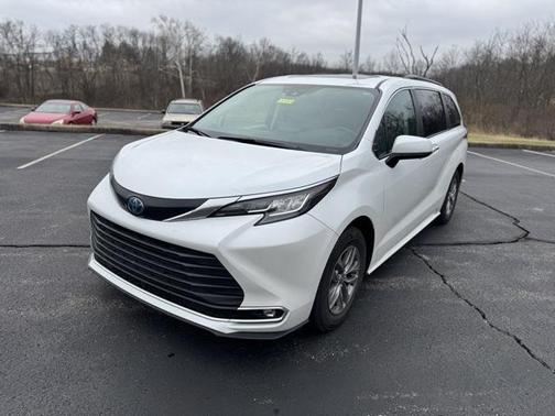 2022 Toyota Sienna XLE