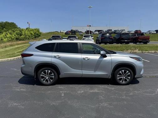 2023 Toyota Highlander Hybrid XLE