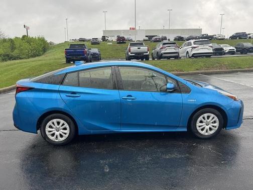 2021 Toyota Prius LE