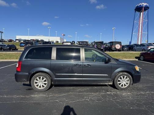 2013 Chrysler Town & Country Touring