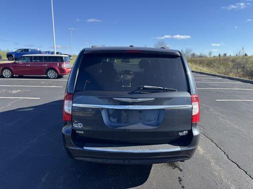 2013 Chrysler Town & Country Touring