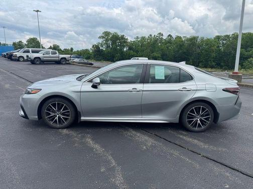Celestial Silver Metallic 2023 Toyota Camry SE