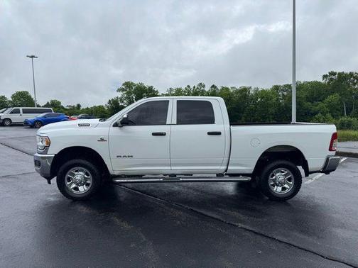 Bright White Clearcoat 2019 RAM 2500 Tradesman Crew Cab 4x4 6'4' Box