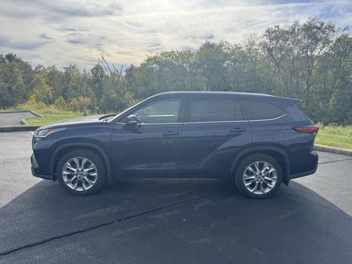 2022 Toyota Highlander Hybrid Limited