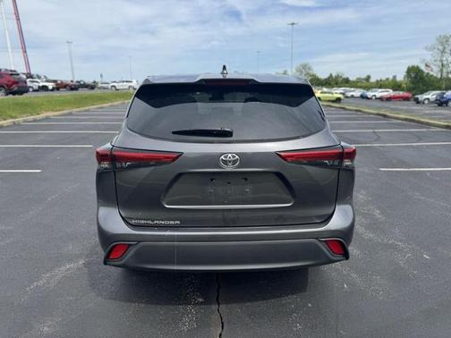 2021 Toyota Highlander L