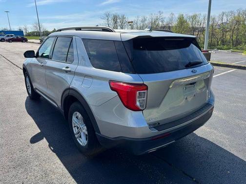 ICONIC SILVER METALLIC 2020 Ford Explorer XLT