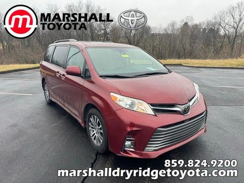 2019 Toyota Sienna XLE