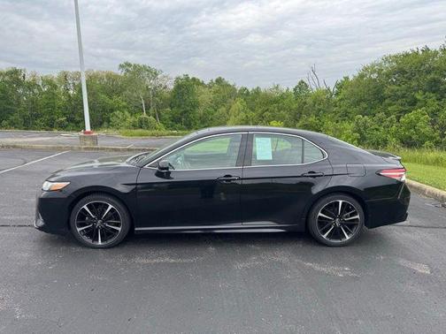 Midnight Black Metallic 2018 Toyota Camry XSE