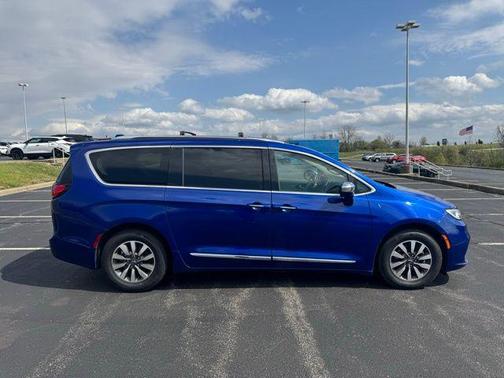 Ocean Blue Metallic 2021 Chrysler Pacifica Hybrid Limited