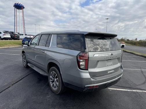 2024 Chevrolet Suburban LT